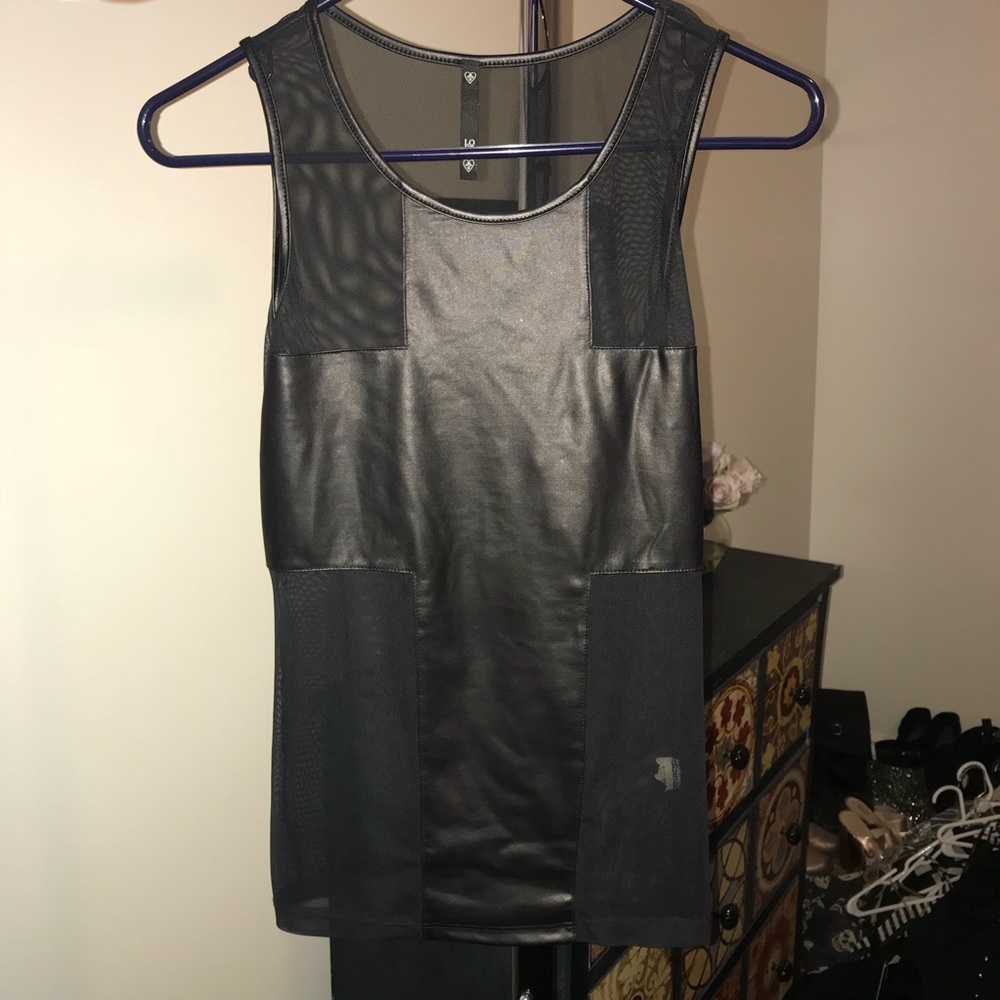 Sheer cross panel tank